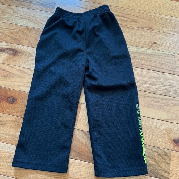 Boys size 3T Under Armour black with neon yellow preowned pants - Picture 4 of 6